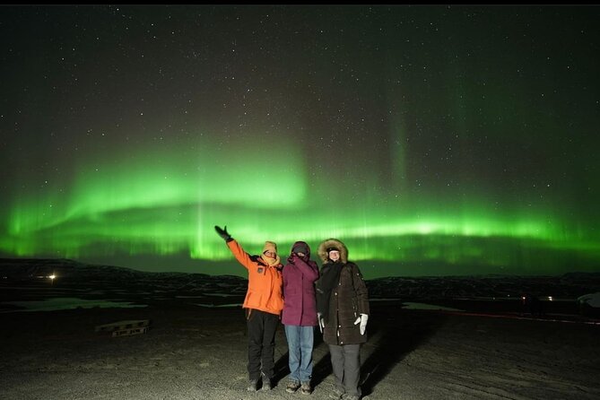 Private Northern Lights Tour with Hot Chocolate in Iceland - The Guide and the Science of Watching in the Dark