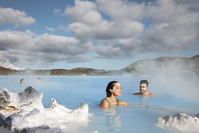 Private Reykjanes Peninsula, Lava Tunnel and Blue Lagoon - Pickup, pacing, and how to dress for the Reykjanes weather