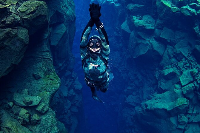 Private Silfra Freedive Tour - Gear and wetsuit comfort, with one big travel win
