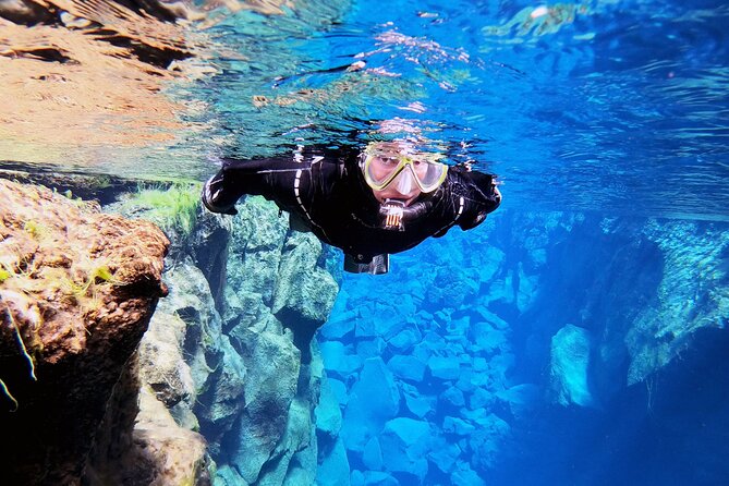 Private Silfra Snorkeling 6 p. group - Meet on Location - with Underwater Photos - Underwater Photos in Silfra, How Guides Make It Feel Easy