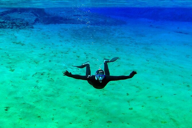 Private Silfra Snorkeling 6 p. group - Meet on Location - with Underwater Photos - Price and Value for a 6-Person Private Group