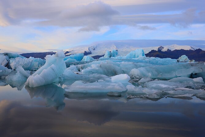 Private Tour Höfn: Jokulsárlón , Diamond Beach, Secret Glacier - Fellsfjara and the Diamond Beach Effect in 30 Minutes