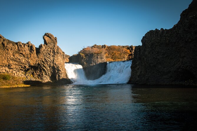 Private Tour of Valley of Tears and Highlands adventure - Sigoldufoss at the Highlands entrance: a fast blue-water hit