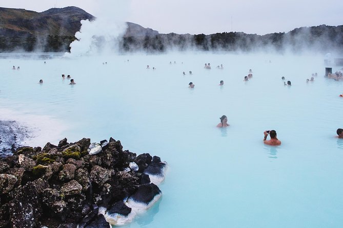 Private transfer Blue Lagoon relaxation round trip (entrance fee not included) - Comfort, flexibility, and photo opportunities in the ride