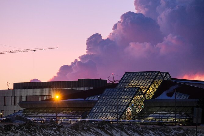 Private Transfer from or to International Airport Keflavik - KEF - Who should book this private transfer, and who might not