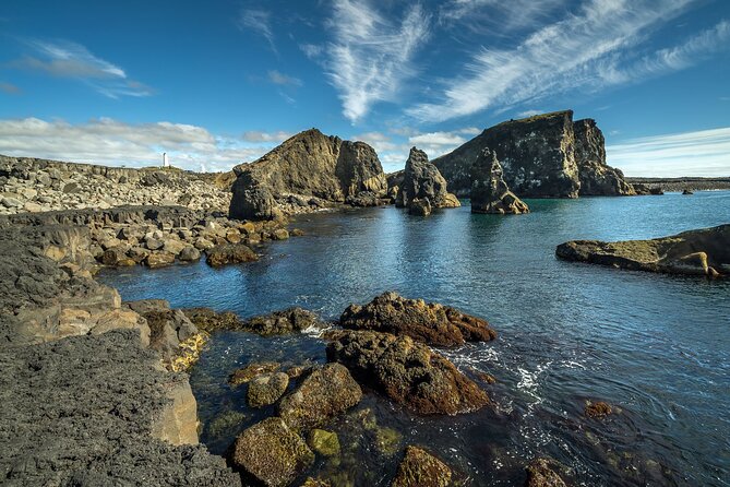 Reykjanes Explorer: Airport Transfer with Sightseeing Adventure - Price and value: $722 per group for a real transfer plus real sights