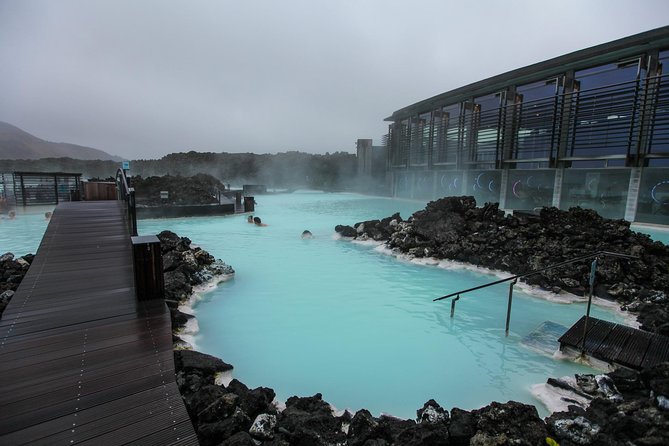 Reykjanes peninsula - Brimketill: lava cliff waves and the day’s wind factor