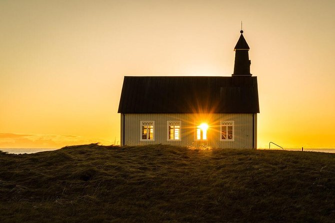 Reykjanes Peninsula + Lava fields - Hotel Pickup and Small-Group Pace (Plus the Guide Factor)