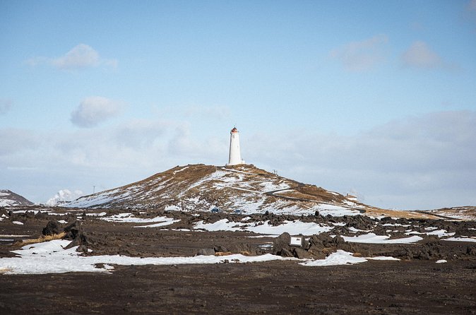Reykjanes Peninsula Private Volcano Hike and Sky Lagoon Spa Tour - Kleifarvatn: black sand, cliff views, and underwater hot springs