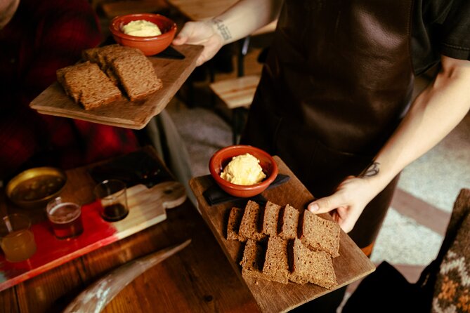 Reykjavík All In One Food Tour - Eat, Drink & Explore with Locals - Meeting at Hallgrímstorg, then spotting Reykjavik in motion