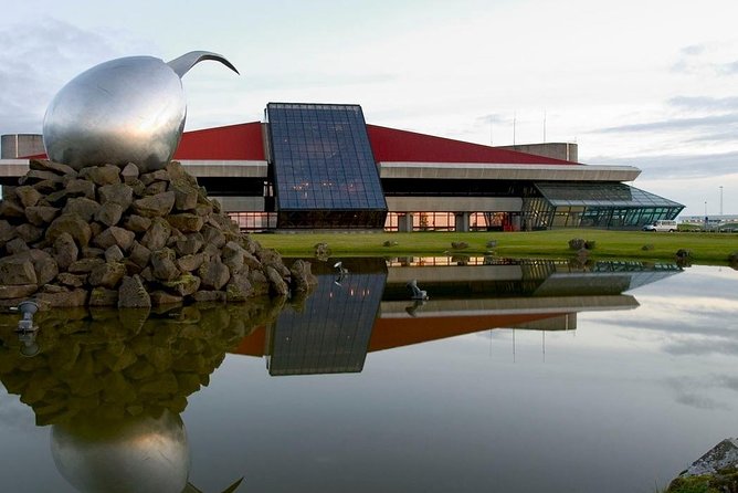 Reykjavik area to Keflavik Private Luxury Airport Transfer - Key points to know before you book