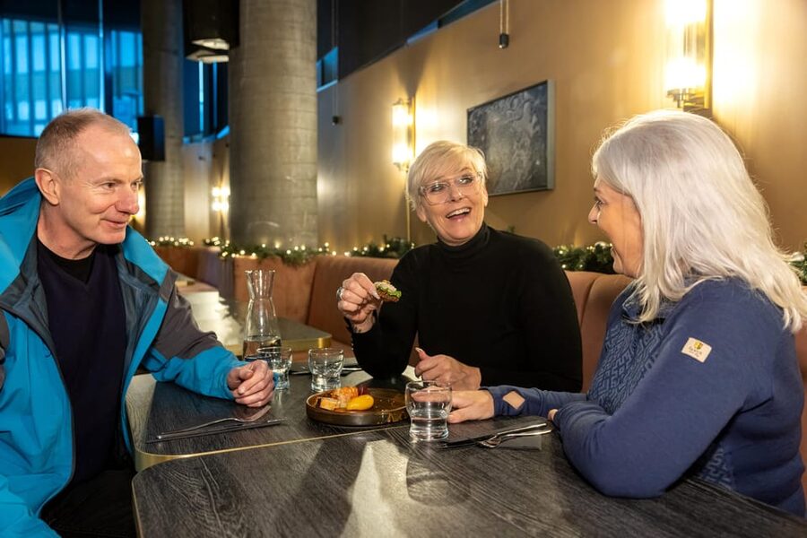 Reykjavik: Christmas Food Tour with Tastings and Drinks - The Tastings That Actually Feel Like Christmas