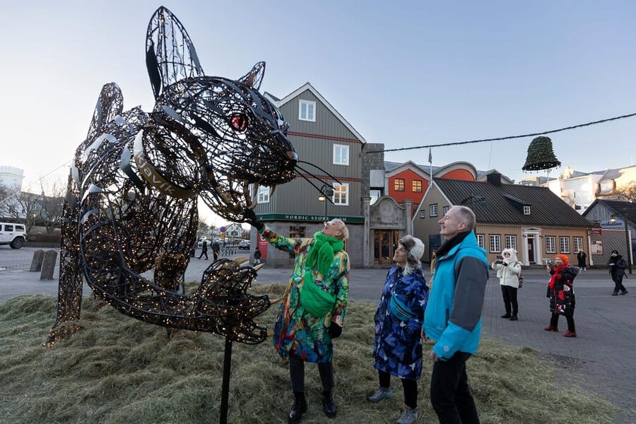 Reykjavik: Christmas Walking Tour with Icelandic Traditions - A book store stop in Reykjavik, and why it matters