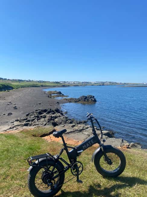 Reykjavik: EBike Tour of Nature, Coast, and City - Geirsnef riverbank break: locals at play, Mount Esja in the frame