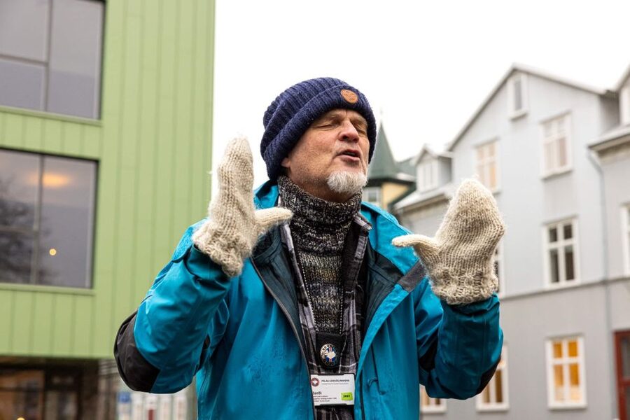 Reykjavik: Feline-Focused City Walking Tour - Starting at Hlöllabátar by Ingólfstorg Square (The Easiest Way to Find the Group)