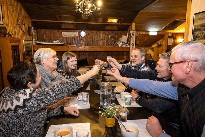 Reykjavik Food Lovers Tour - Icelandic Traditional Food - Getting started at Ingólfstorg: arrive ready to walk