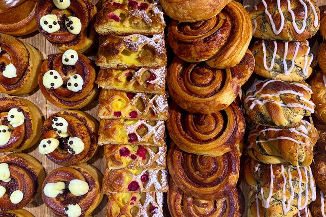 Reykjavík Food Tour with 5 Authentic Local Tastings & Secret Dish - Starting at Skolavorduholt 43 and Getting Your Bearings Fast