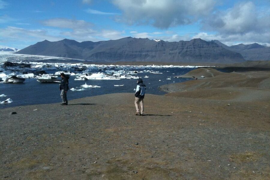 Reykjavik: Glacier Lagoon Boat Ride & Diamond Beach Day Tour - Vík Dinner on the South Coast: Sea Stacks, Black Sand, and Time to Reset
