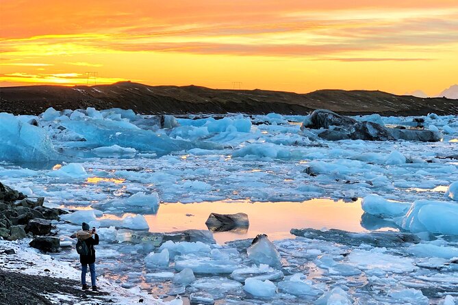 Reykjavik: Glacier Lagoon, Diamond Beach & South Coast Day Tour - Jökulsárlón Glacier Lagoon: your main hour with floating ice