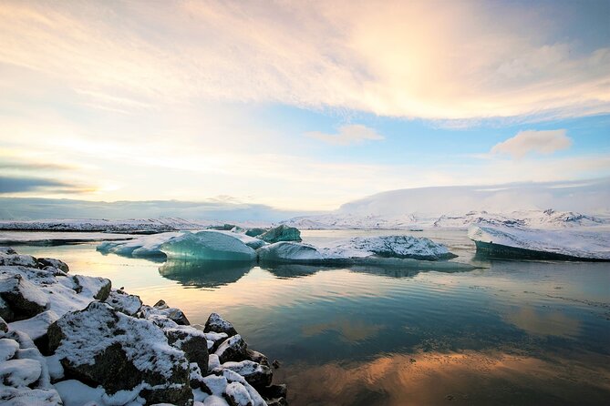 Reykjavik: Glacier Lagoon, Diamond Beach & South Coast Day Tour - Diamond Beach on black sand: how to get better photos fast