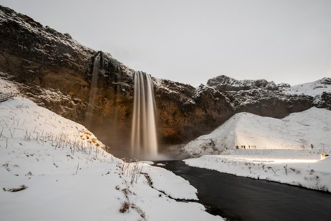 Reykjavik: Glacier Lagoon, Diamond Beach & South Coast Day Tour - Vík and Reynisdrangar: the black sand town break