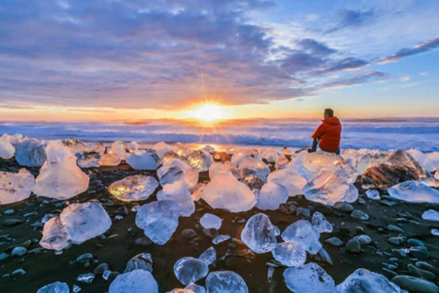 Reykjavik: Glacier Lagoon, Diamond & Black Beach 冰岛冰河湖中文一日团 - Seljalandsfoss: waterfall spray, walking time, and night glow potential