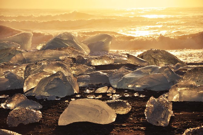 Reykjavik: Glacier Lagoon & Fjaðrárgjúfur Canyon Small-Group Tour - Reykjavik pickup and the 7:30 am start that keeps your day on track