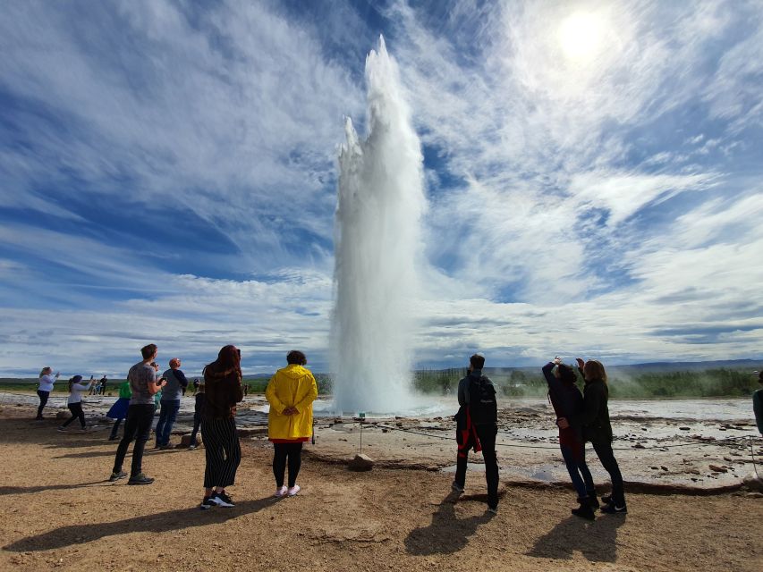 Reykjavik: Golden Circle, Kerid Crater and Sky Lagoon Tour - Þingvellir National Park: the walk that makes Iceland click