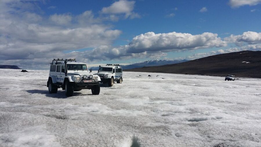 Reykjavik: Golden Circle & Langjökull Glacier on a Jeep - Thingvellir National Park, where two tectonic plates meet