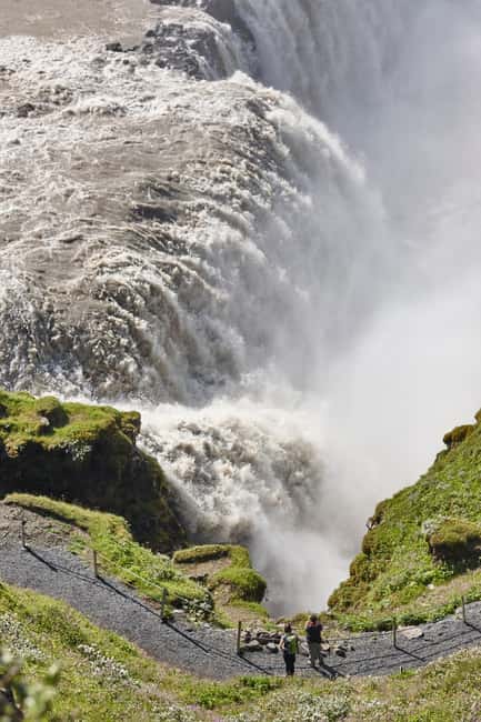 Reykjavik: Golden Circle & Waterfalls in Chinese冰岛黄金圈中文一日团 - Þingvellir National Park: walk between tectonic plates in UNESCO territory