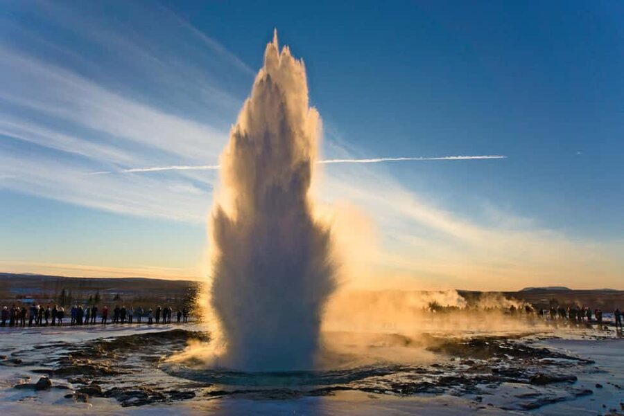 Reykjavik: Golden Circle & Waterfalls in Chinese冰岛黄金圈中文一日团 - Price value at about $72 per person for a Chinese-guided full circuit