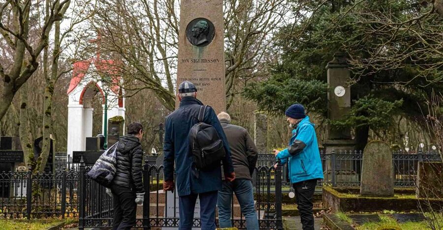 Reykjavik: Guided Folklore Walking Tour - Key highlights worth your time