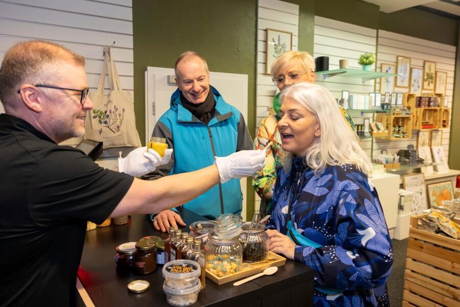 Reykjavik: Icelandic Food Tour - Icelandic Hot Dog: The Surprising Crowd-Pleaser