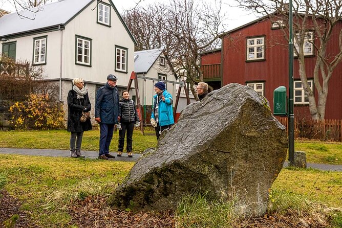 Reykjavík Interactive City Tour - Downtown strolls: streets, storefront energy, and Hallgrímskirkja views