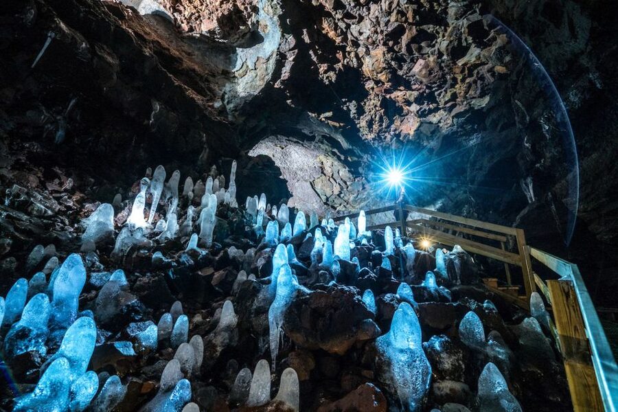 Reykjavik: Lava Cave, Hot Springs, Horses & Waterfalls Tour - Deildartunguhver geothermal area: steam, heat, and instant mood