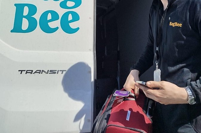 Reykjavík Luggage Transport with Airport Check-in - The KEF Drop-Off and Luggage Check-In Part