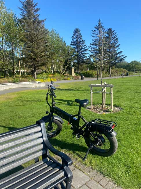 Reykjavik: Nature Loop Bike Tour from Nauthólsvík Beach - FAQ