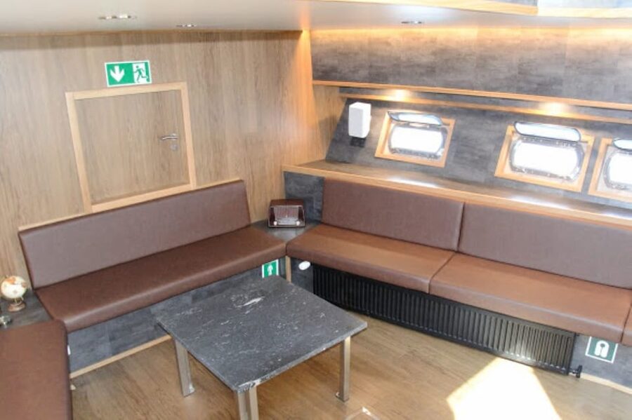 Reykjavík: New Year's Eve Northern Lights Yacht Cruise - Fireworks from the sea, plus champagne at midnight