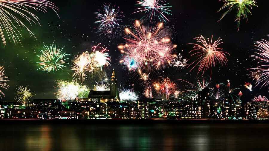 Reykjavik: New Years Fireworks Midnight Cruise - Amelia Rose Departure at 10:30 PM: When the Party Really Starts