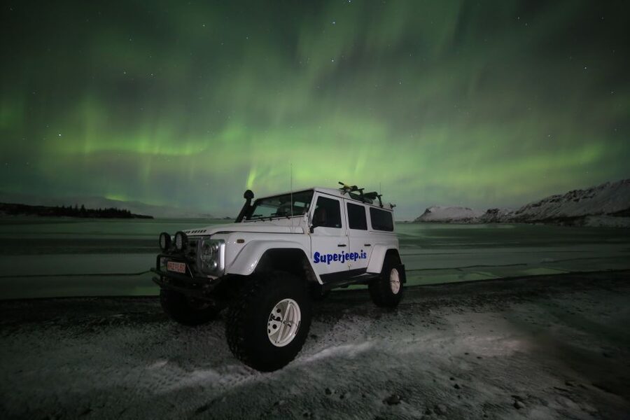 Reykjavik: Northern Lights Experience by Superjeep - Pickup in Reykjavik, then leaving the city glow behind