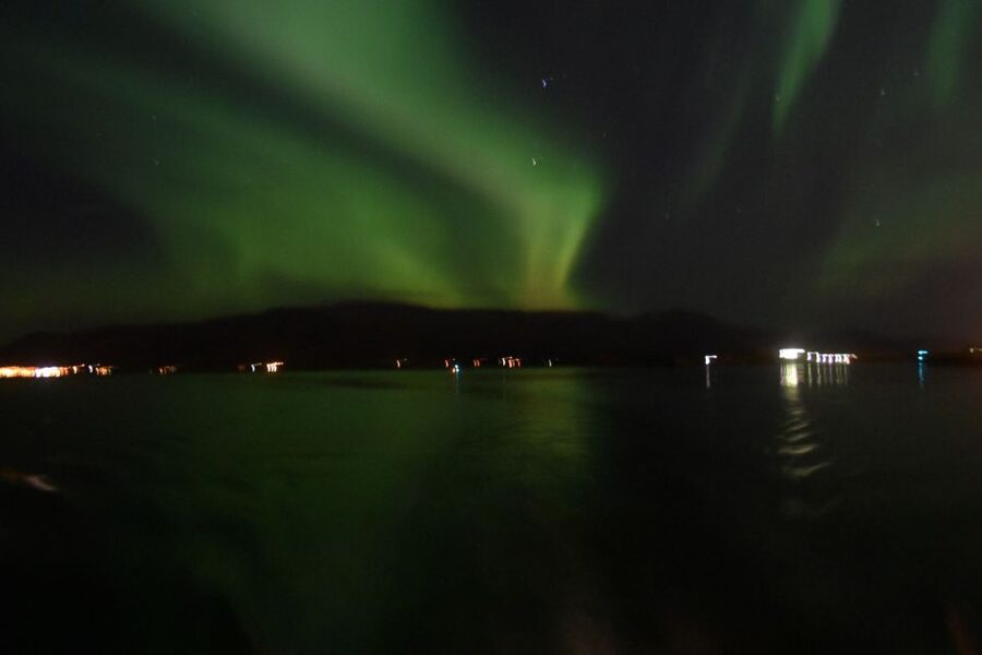 Reykjavik: Northern Lights Guided Boat Tour - The 2.5-hour rhythm on the water (and what each part feels like)