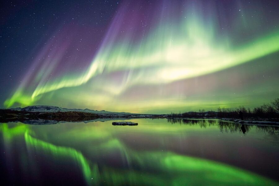 Reykjavík: Northern Lights Minibus Tour with Photos - Key points before you go