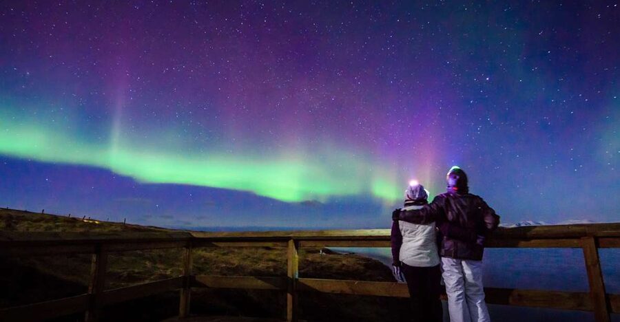 Reykjavík: Northern Lights Minibus Tour with Photos - Reykjavik to the aurora zone: what this tour is really doing