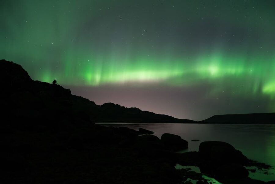 Reykjavík: Northern Lights Minibus Tour with Photos - Pickup times and the 4-hour reality check