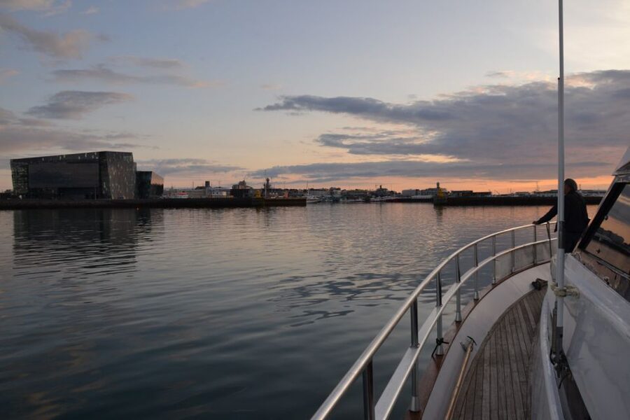 Reykjavik: Northern Lights Motor Yacht Cruise - Faxaflói Bay and the islands: what the route is really doing