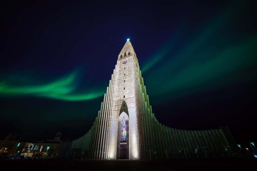 Reykjavik: Northern Lights Small Group with Surprise - Should you book this Northern Lights hunt in Reykjavik?