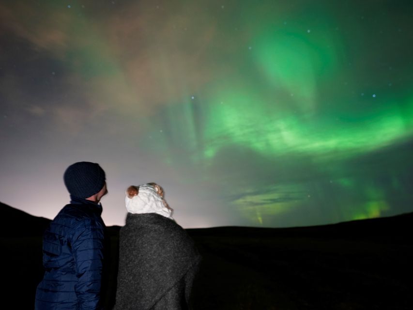 Reykjavik: Northern Lights Tour w/Pro Photos - Small Group - Pickup and Timing: Why the First Stops Matter
