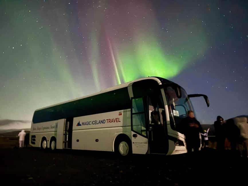 Reykjavik: Northern Lights Tour with Chinese Guide冰岛雷市中文极光团 - 4 Hours, One Goal: Catch the Aurora Away From Reykjavik Lights