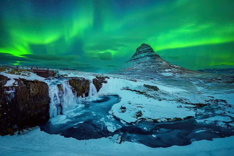 Reykjavik: Northern Lights Tour with Chinese Guide冰岛雷市中文极光团 - Warm-Wait Strategy and Aurora Expectations