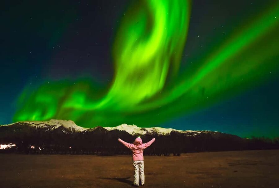 Reykjavik: Northern Lights Tour with Chinese Guide冰岛雷市中文极光团 - Practical Tips to Get More From Your Night